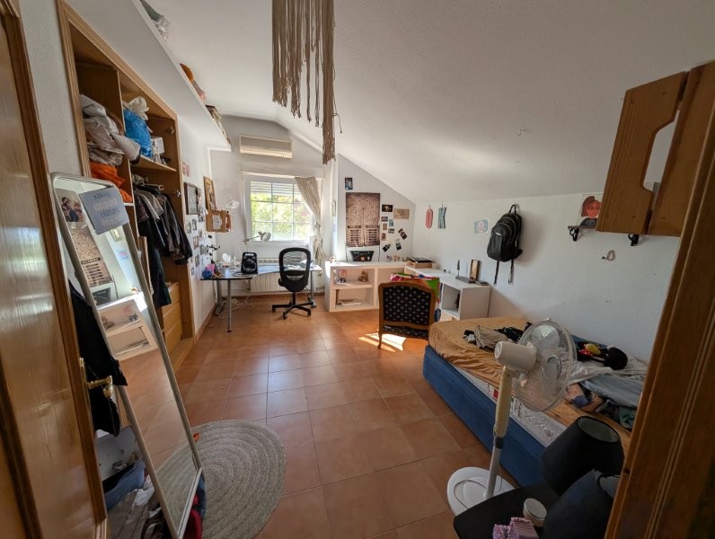 PXL_20250828_160119286-P2-HABITACION-1-1