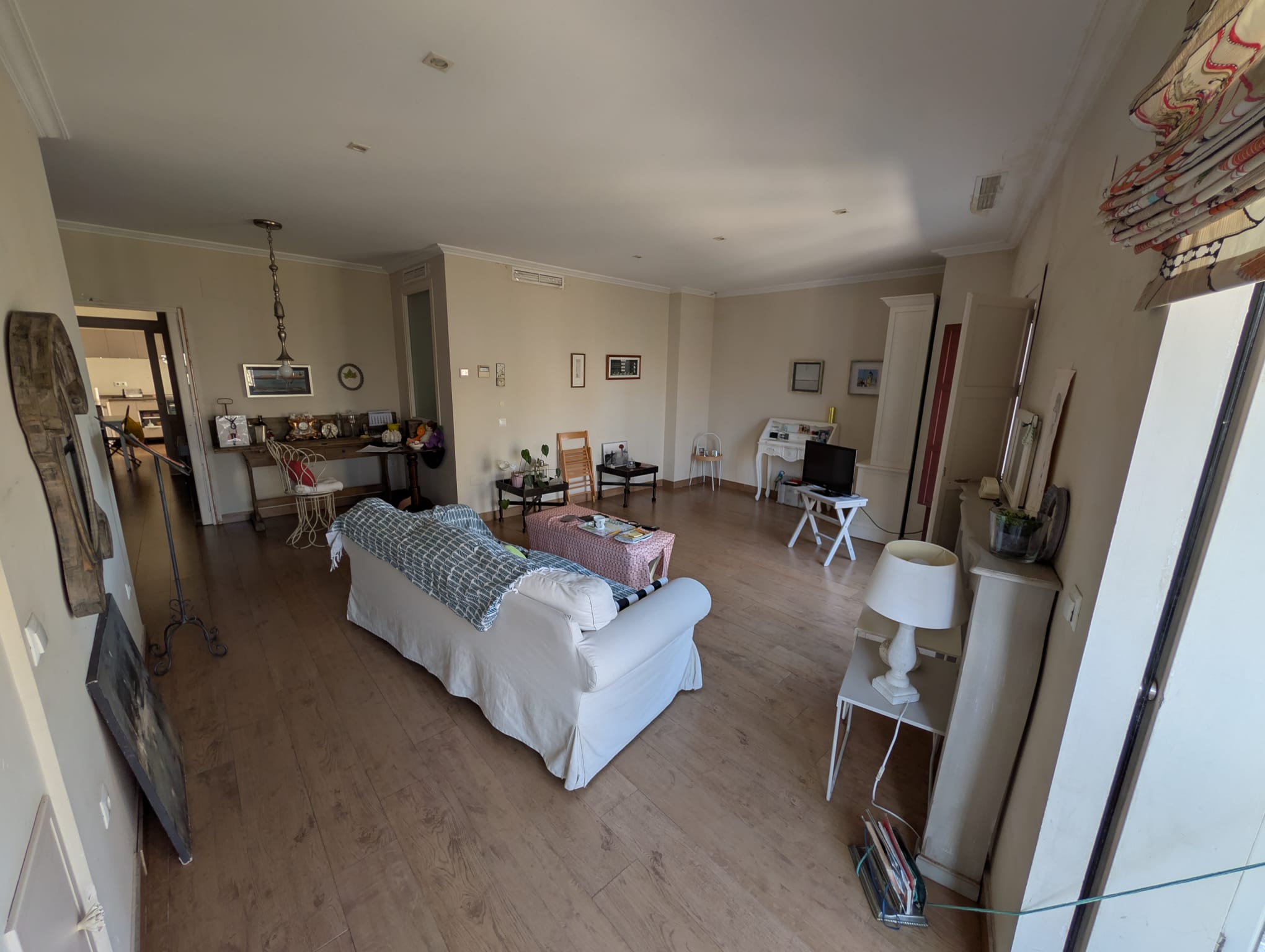 WhatsApp Image 2026-03-02 at 11.56.44 (1) SALON 1-2