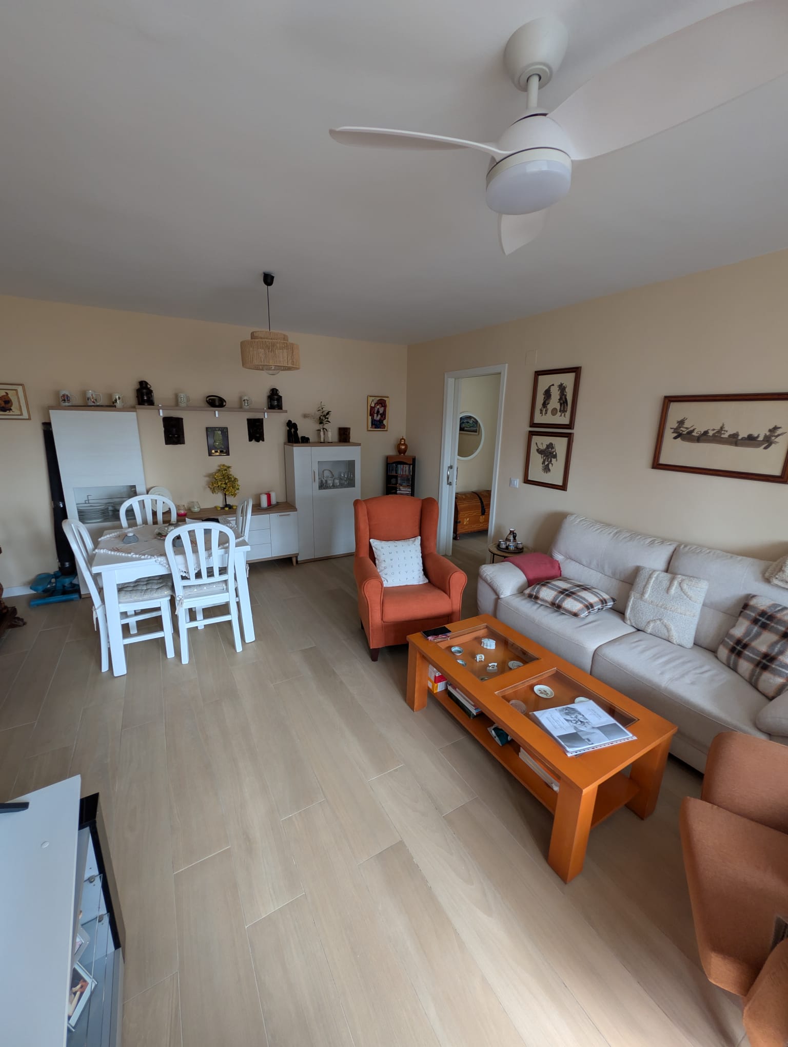 WhatsApp Image 2026-03-05 at 15.40.59 SALON 1-2